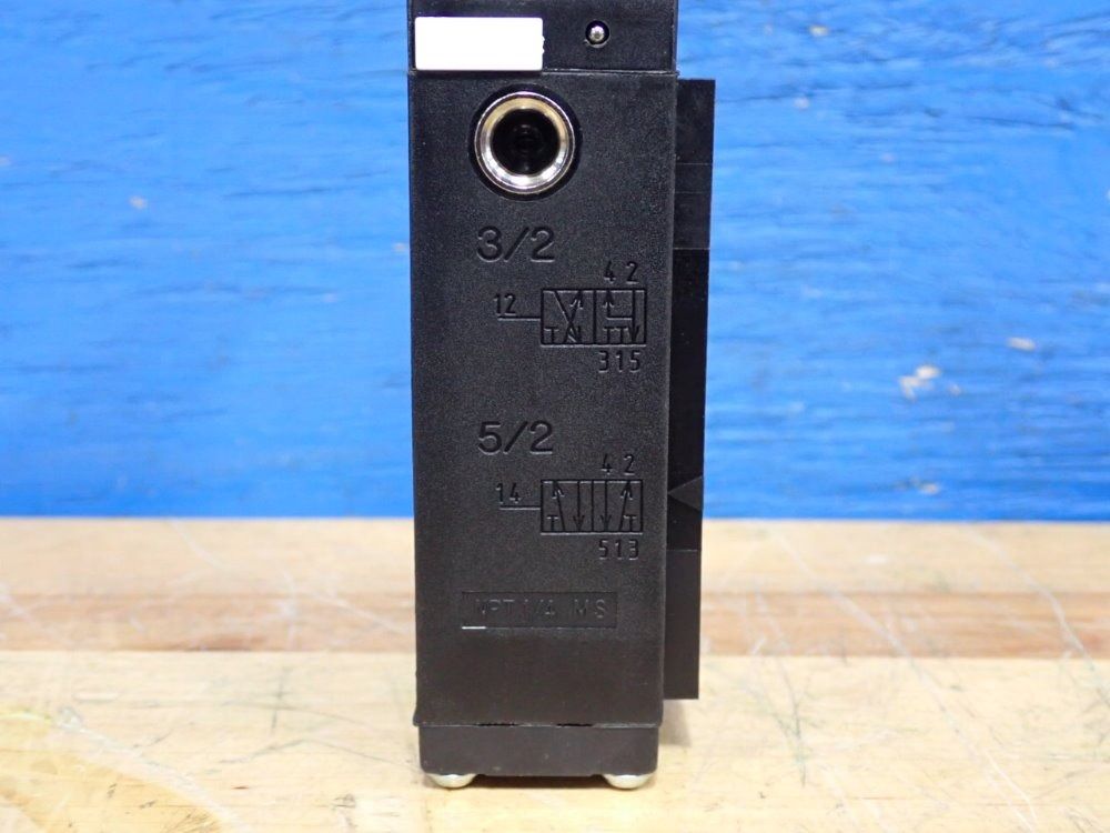 Burkert 115 Psi 6519 W 1/4 115 Psi Solenoid Valve - 6519