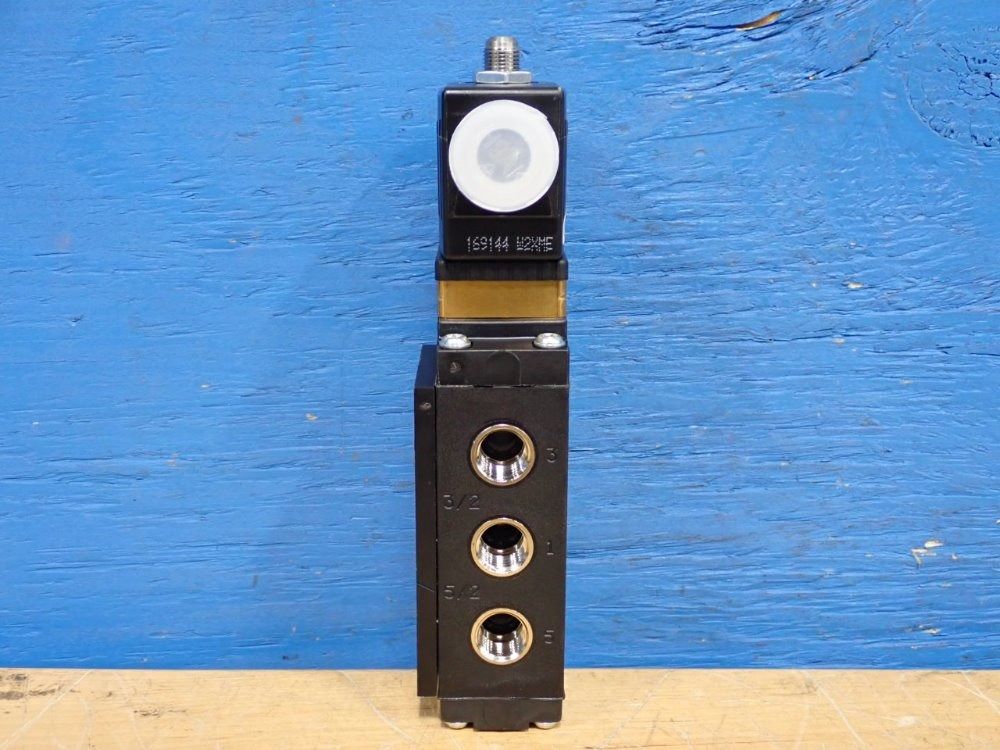 Burkert 115 Psi 6519 W 1/4 115 Psi Solenoid Valve - 6519