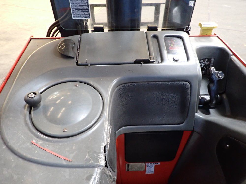 Raymond 3000lbs Electric Reach Forklift - Easi-r35tt0