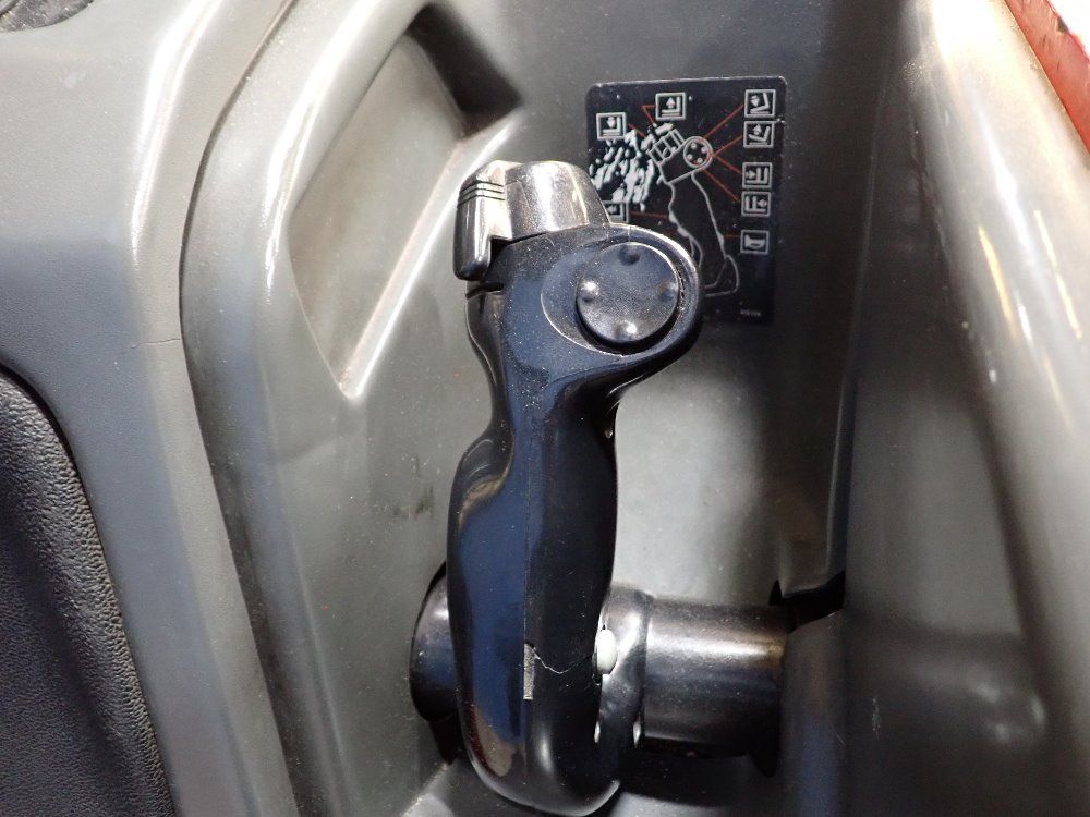 Raymond 3000lbs Electric Reach Forklift - Easi-r35tt0