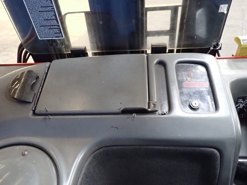 Raymond 3000lbs Electric Reach Forklift - Easi-r35tt0