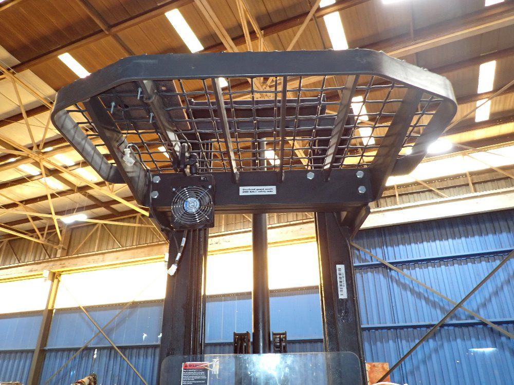 Raymond 3000lbs Electric Reach Forklift - Easi-r35tt0