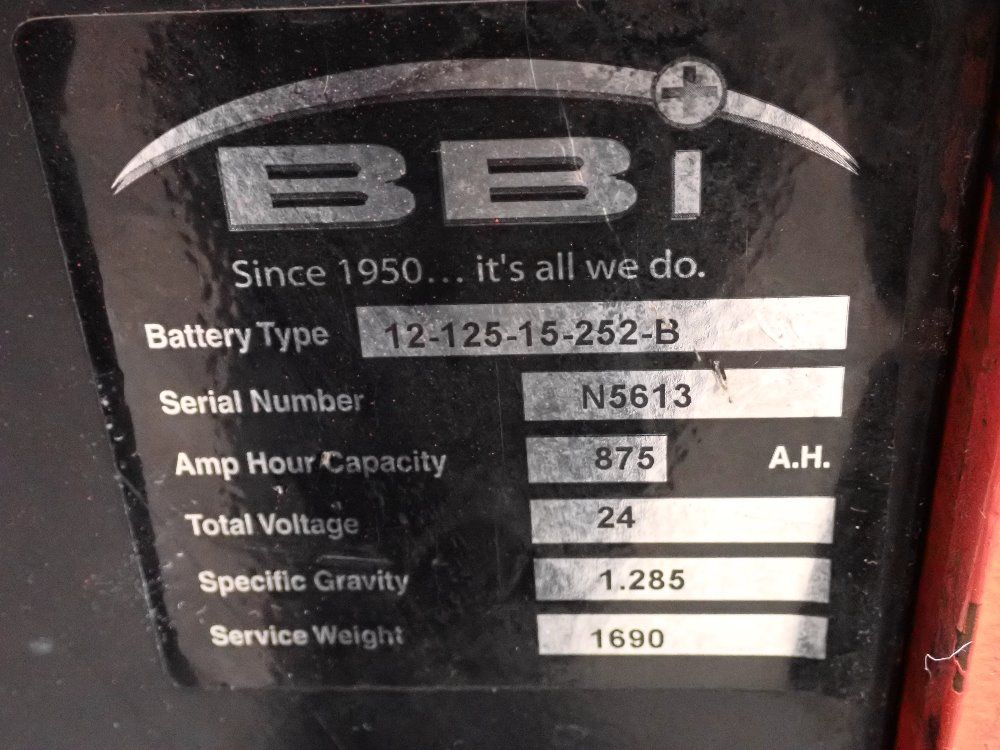 Raymond 3000lbs Electric Reach Forklift - Easi-r35tt0