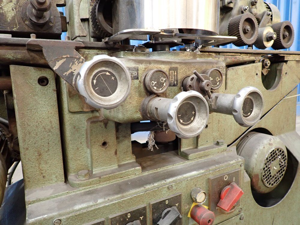 Holz Her Moulder - 1720