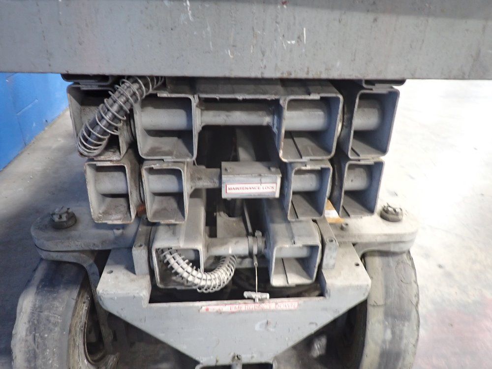 Mec 750#/19'7" Ht Electric Scissor Lift - 2034ht