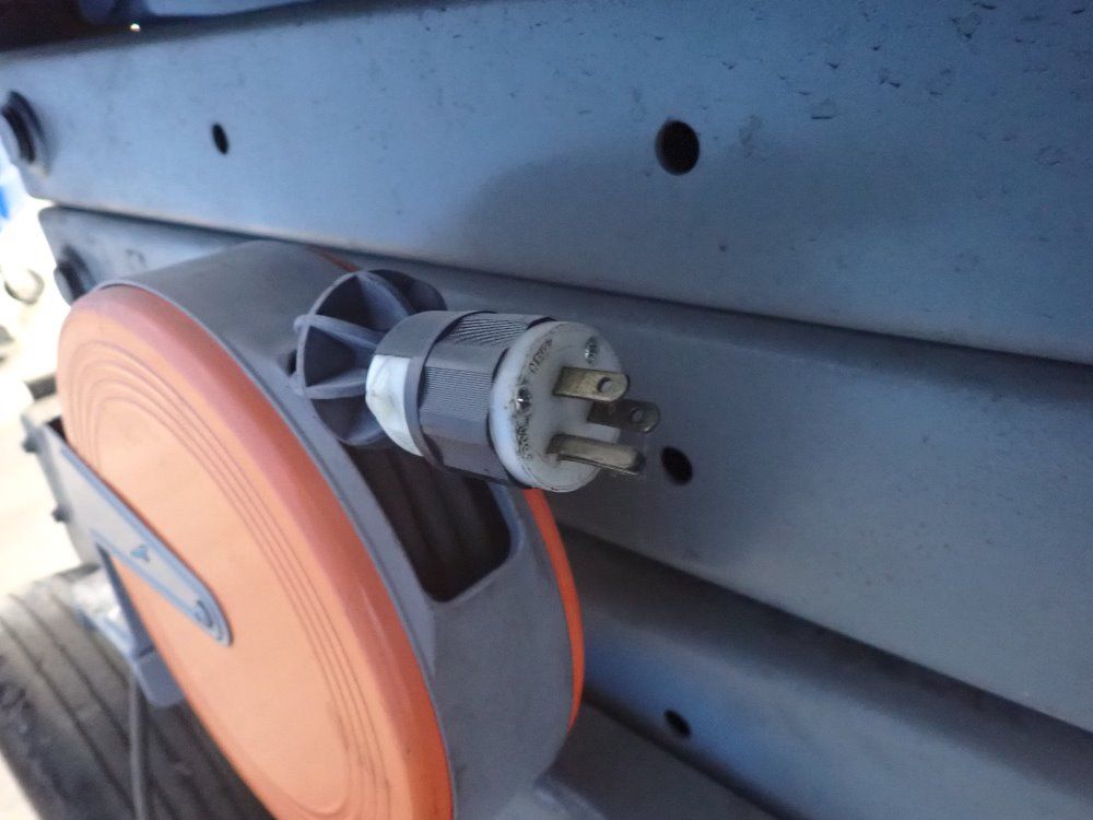 Mec 750#/19'7" Ht Electric Scissor Lift - 2034ht