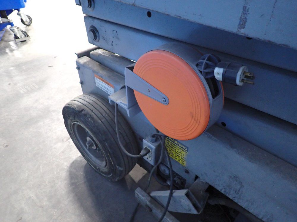 Mec 750#/19'7" Ht Electric Scissor Lift - 2034ht