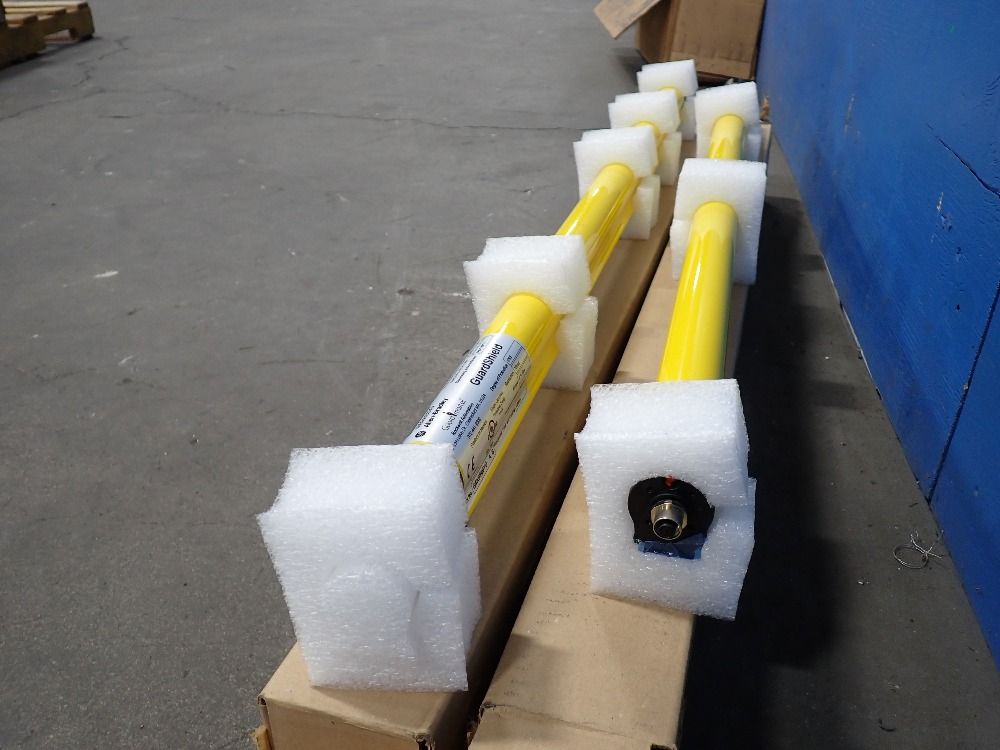 Allen-bradley Protective Height: 960 Mm (37.8 In) Safety Light Curtain - Bulletin 440l (ser. A, Rev. B)