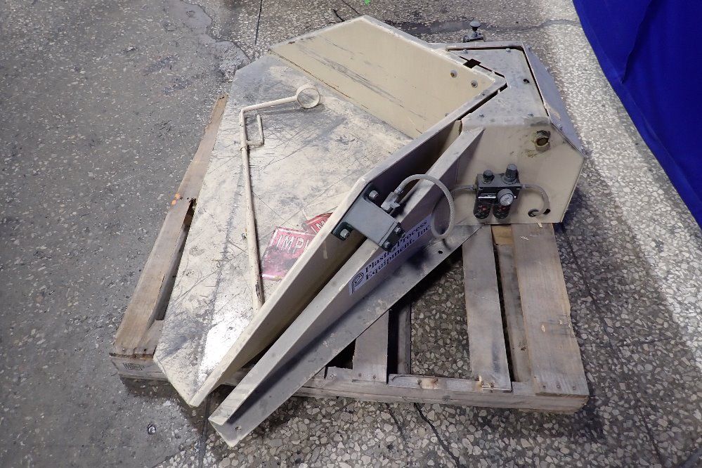 Plastic Process Equipment Gaylord Tipper - Bt-1600vb