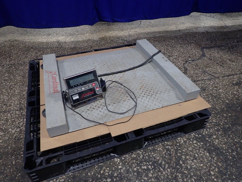 Cardinal 1000 X 0.5 Lbs Floor Scale - 204