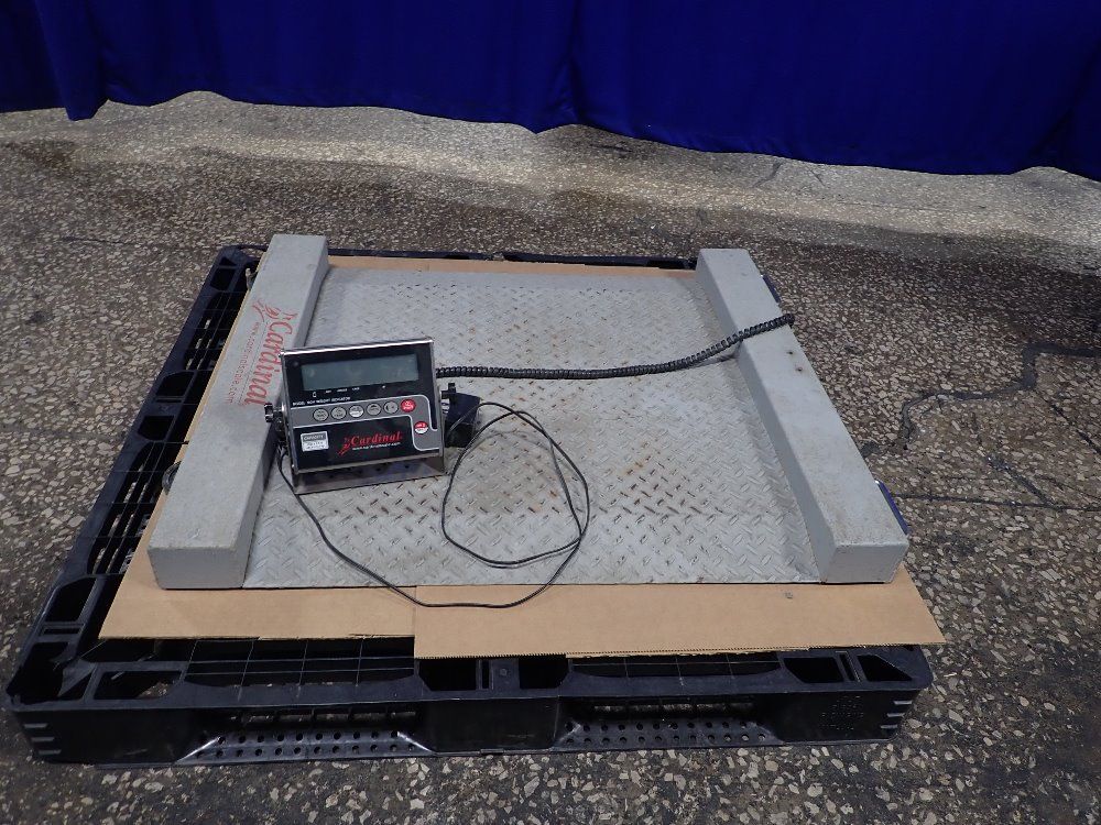 Cardinal 1000 X 0.5 Lbs Floor Scale - 204