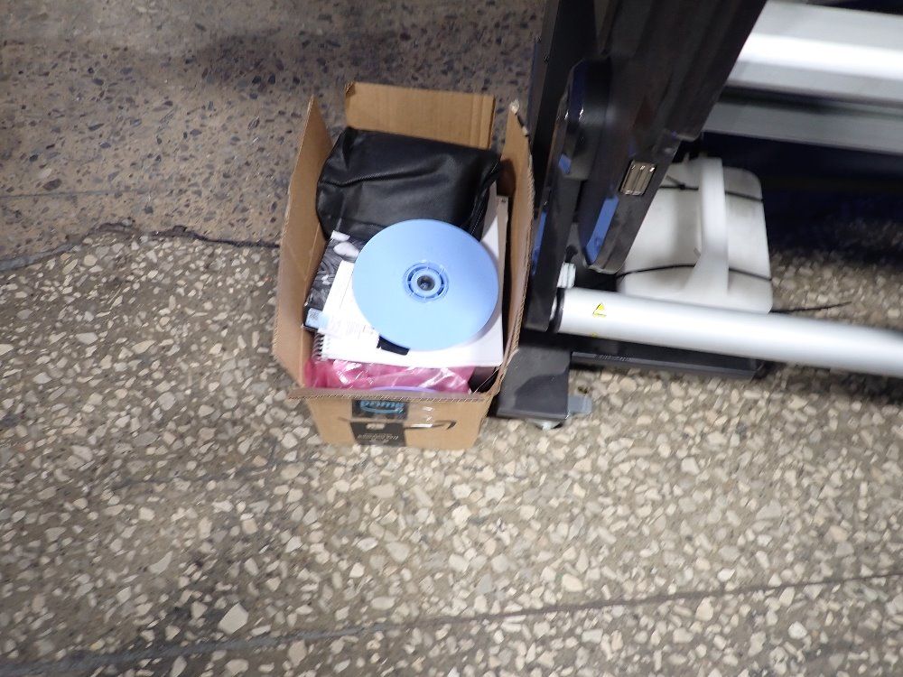 Hewlett Packard 54" Rollers Latex Printer - 500 Series