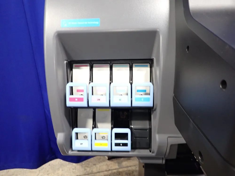 Hewlett Packard 54" Rollers Latex Printer - 500 Series