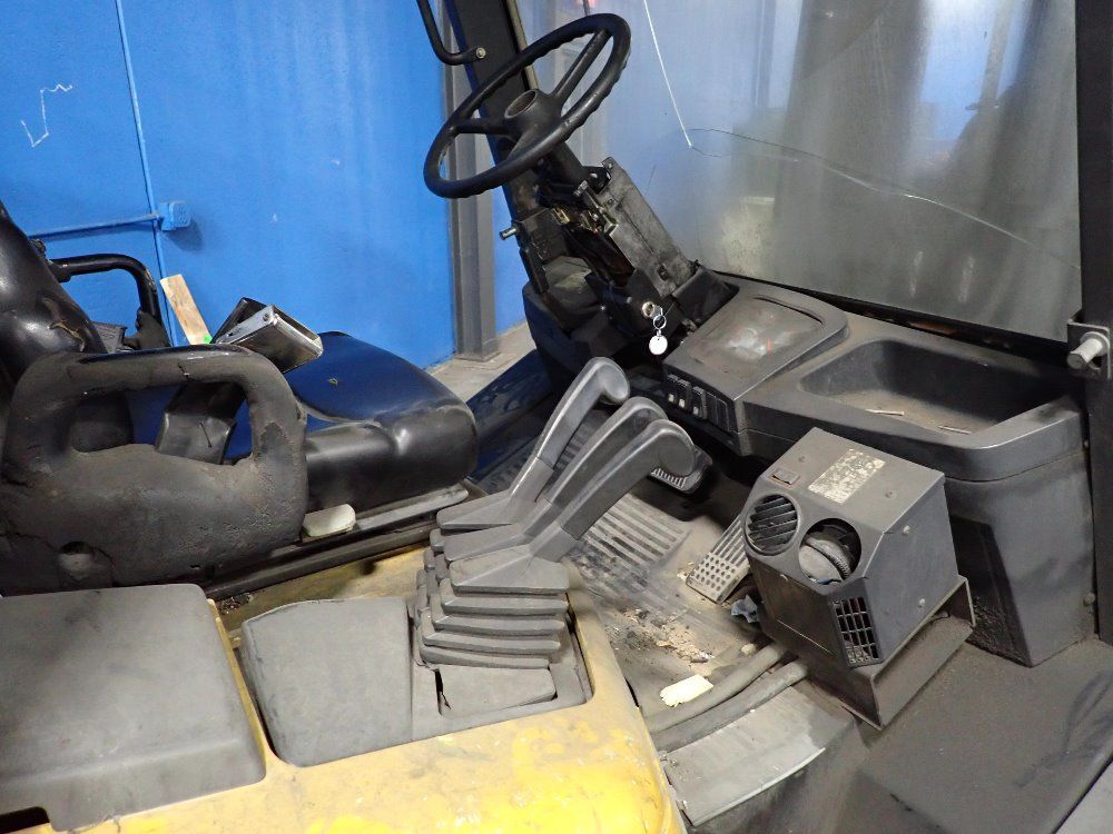 Yale 11,000# Gas Forklift - Gp110mincbk099