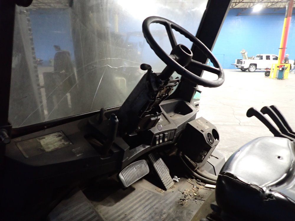 Yale 11,000# Gas Forklift - Gp110mincbk099