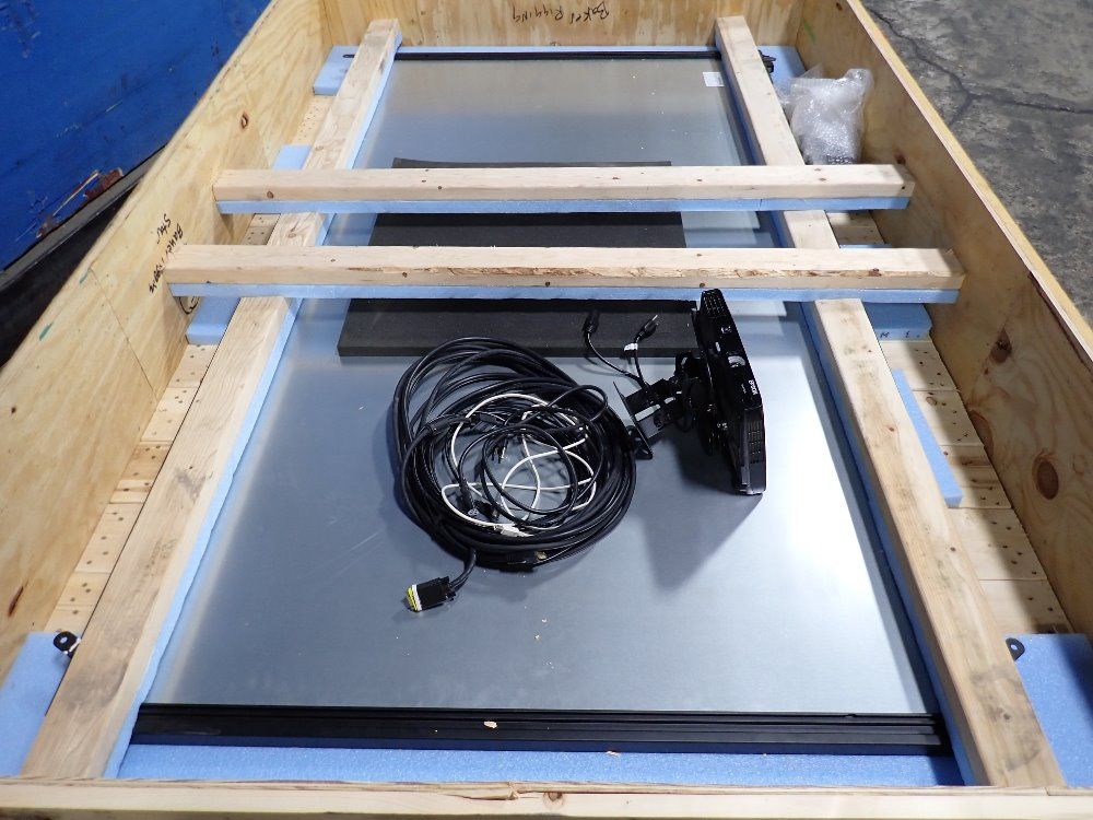 Hitachi Solutions Four Point Touch Interactive Whiteboard - Ah00332