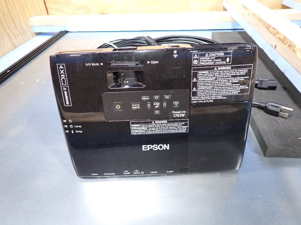 Hitachi Solutions Four Point Touch Interactive Whiteboard - Ah00332