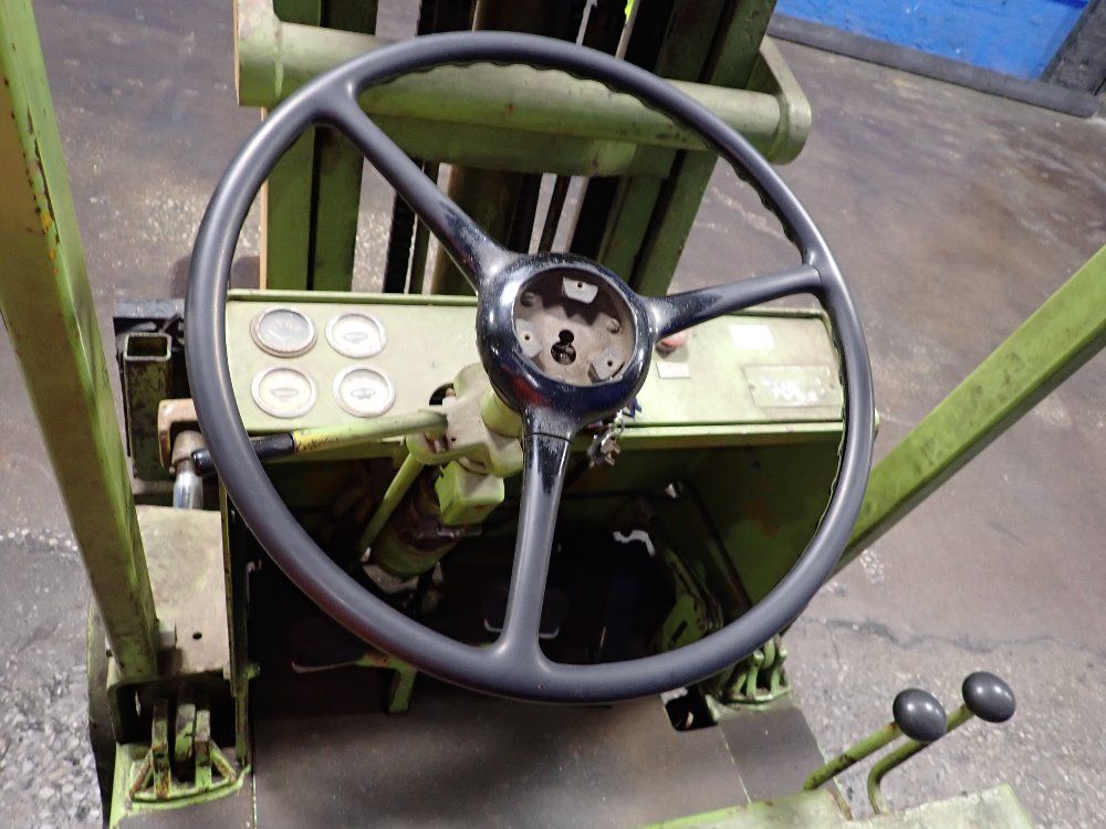 White 6000 Lbs Propane Forklift - M460