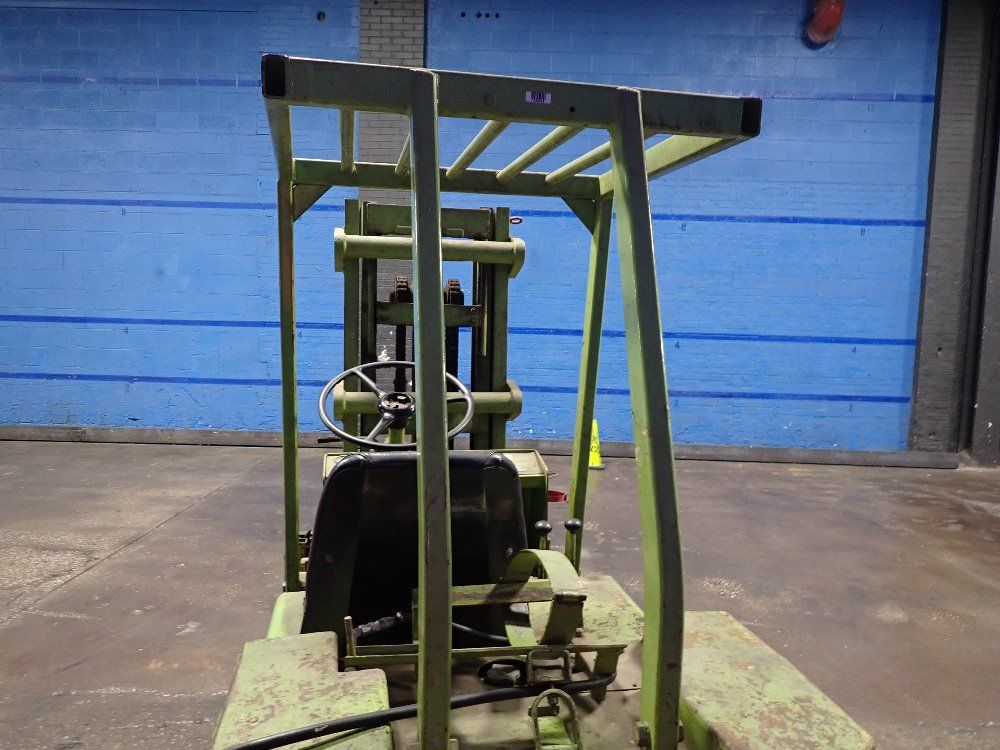 White 6000 Lbs Propane Forklift - M460