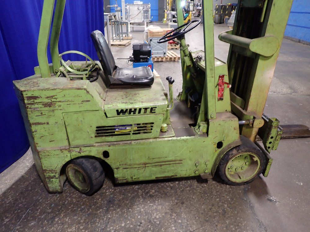 White 6000 Lbs Propane Forklift - M460