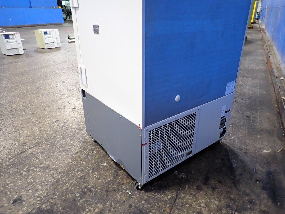 Thermo Scientific 4 Shelves/34" X 27" X 51" Id Freezer - Uxf60086a63