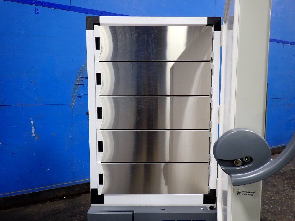 Thermo Scientific 4 Shelves/34" X 27" X 51" Id Freezer - Uxf60086a63