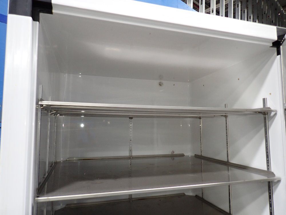 Thermo Scientific 4 Shelves/34" X 27" X 51" Id Freezer - Uxf60086a63