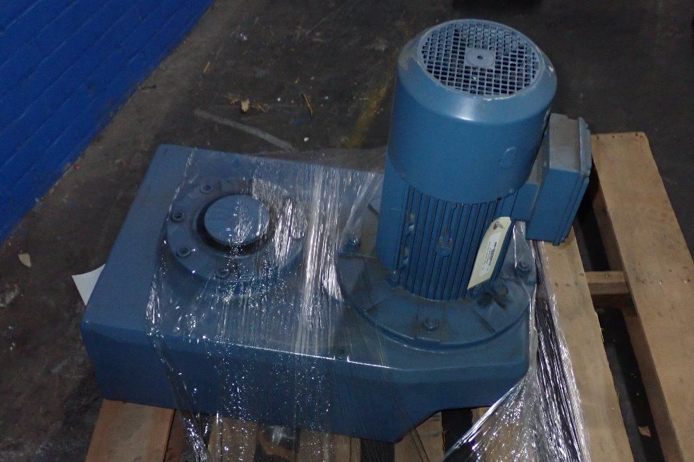 Sew Eurodrive 7.5 Hp Gear Drive - Fa1000v132348n8