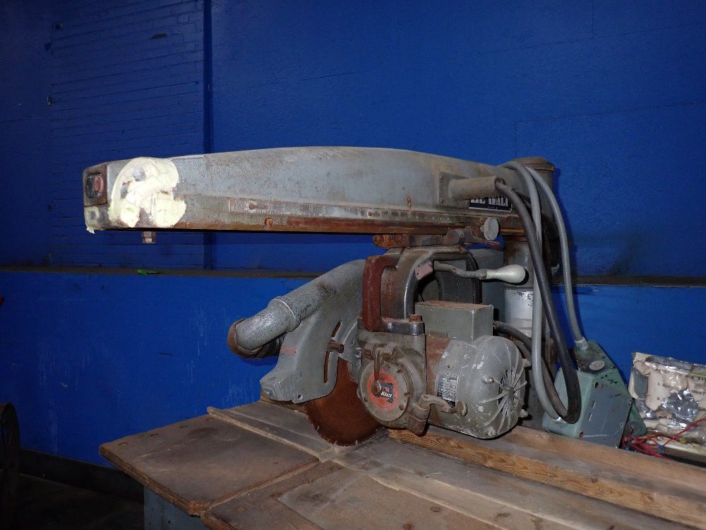 Dewalt 40" Radial Arm Saw - Ge 69