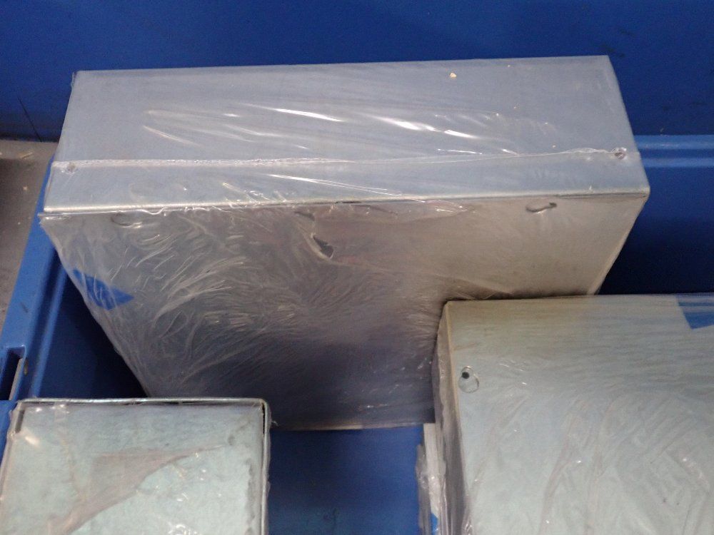 Nvent Screw Cover Pull Box