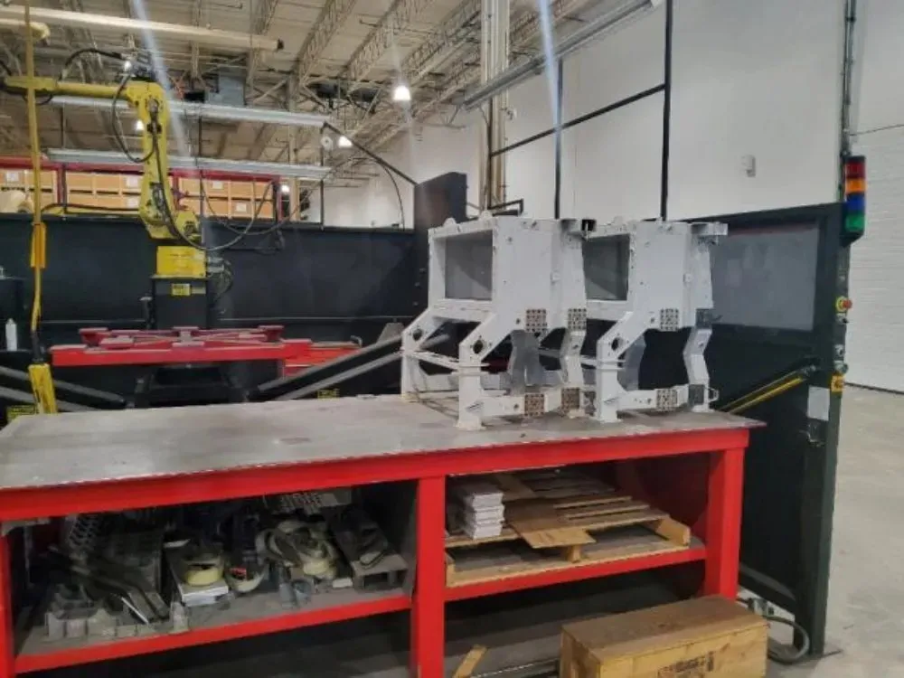 Fanuc / Lincoln Electric Robot Weld Cell W/ Positioner - Arc Mate 120ib/10l