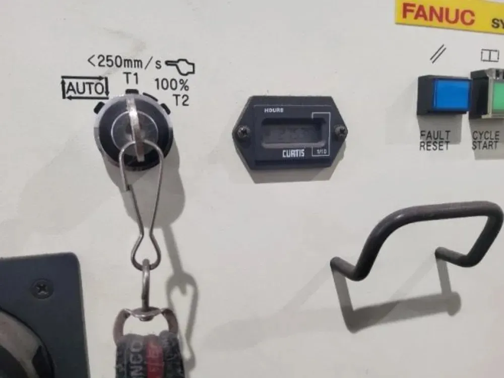 Fanuc / Lincoln Electric Robot Weld Cell W/ Positioner - Arc Mate 120ib/10l