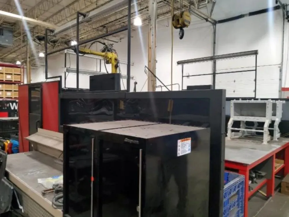 Fanuc / Lincoln Electric Robot Weld Cell W/ Positioner - Arc Mate 120ib/10l