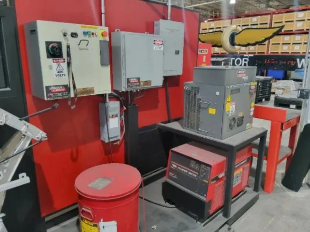 Fanuc / Lincoln Electric Robot Weld Cell W/ Positioner - Arc Mate 120ib/10l