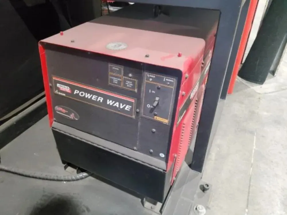 Fanuc / Lincoln Electric Robot Weld Cell W/ Positioner - Arc Mate 120ib/10l