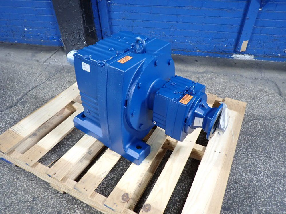 Sew Eurodrive 831.00 Ratio Gear Reducer - R137r77am145