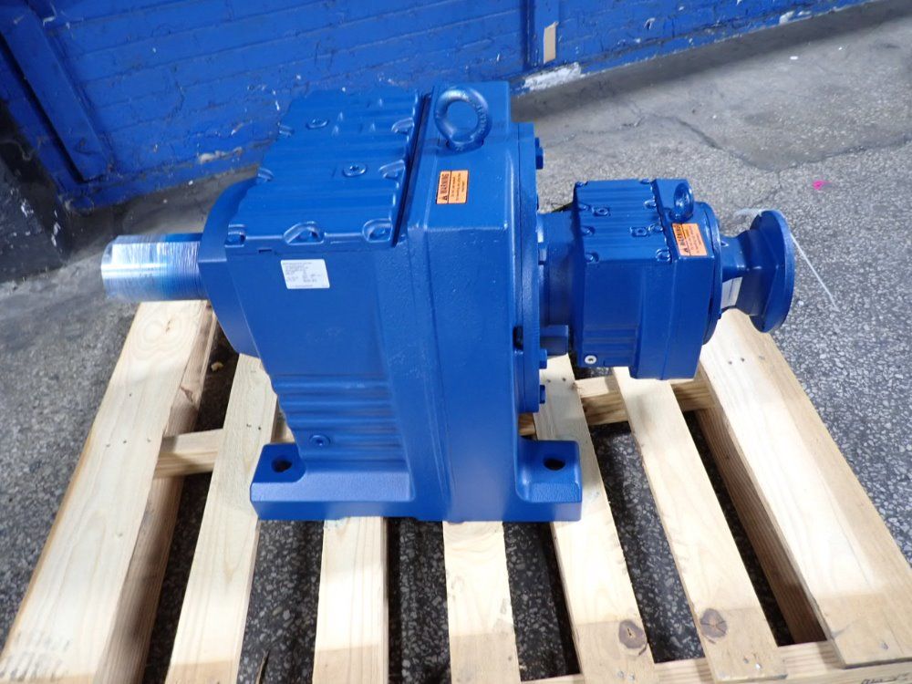 Sew Eurodrive 831.00 Ratio Gear Reducer - R137r77am145