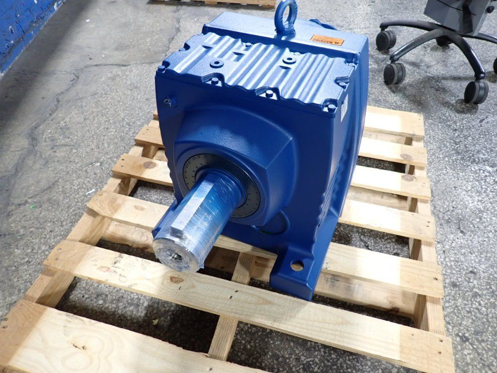 Sew Eurodrive 831.00 Ratio Gear Reducer - R137r77am145