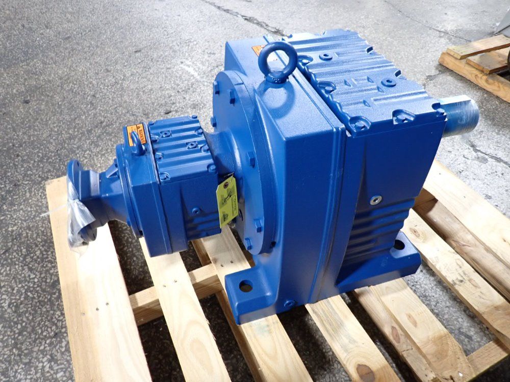 Sew Eurodrive 831.00 Ratio Gear Reducer - R137r77am145