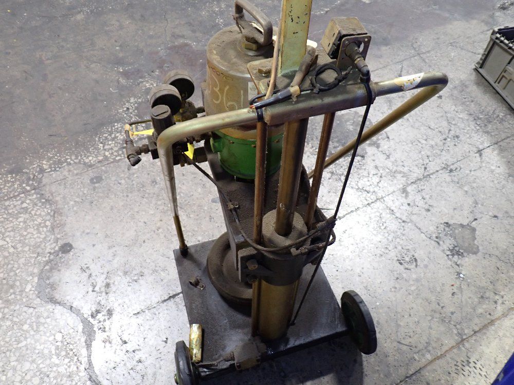 50:1 Air Powered Grease Pump - 160/85017