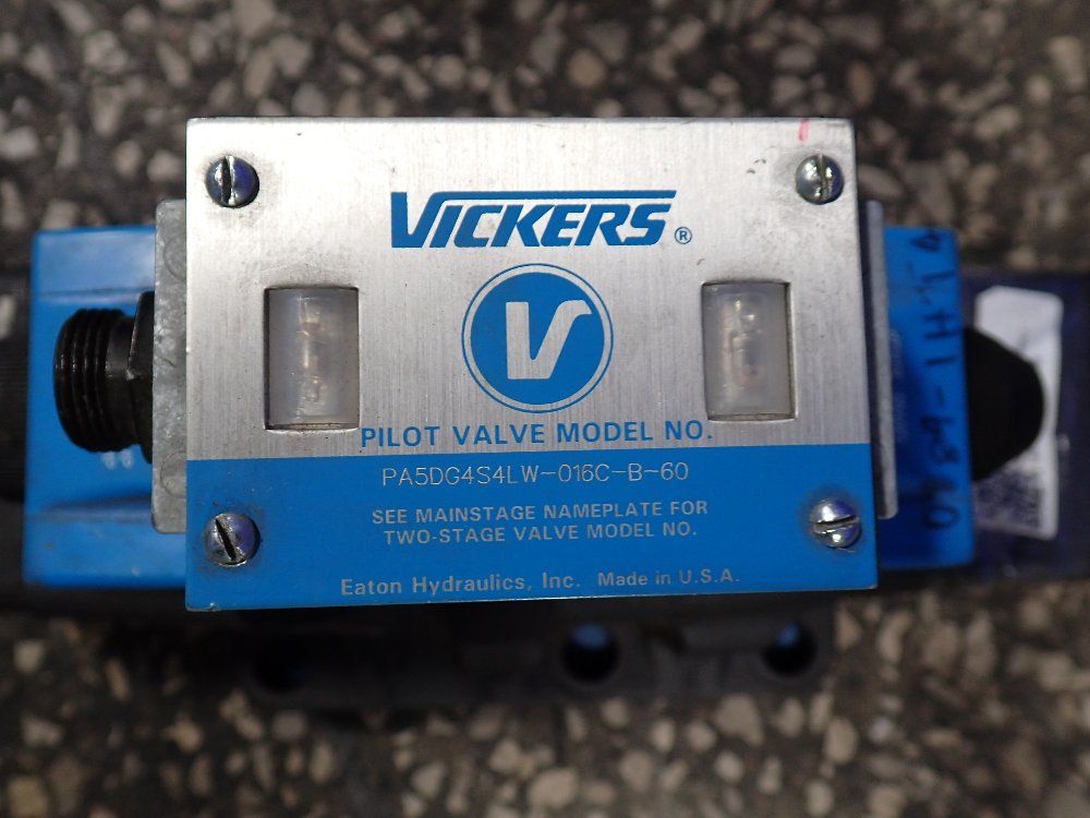 Vickers Pilot And Directional Control Valve - Pasdg4s4lw-016c-b-60 / Dg5v-10-w-6c-t-m-fa-5wl-b-1