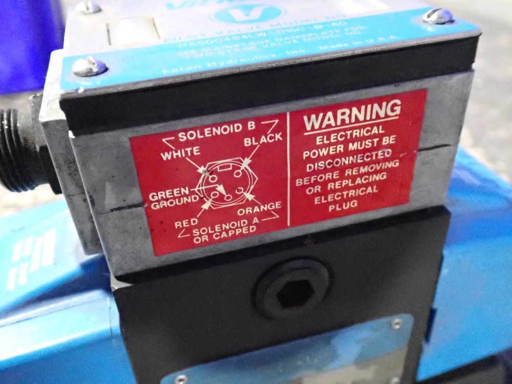 Vickers Pilot And Directional Control Valve - Pasdg4s4lw-016c-b-60 / Dg5v-10-w-6c-t-m-fa-5wl-b-1