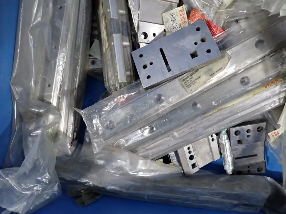 Linear Guides / Hardware