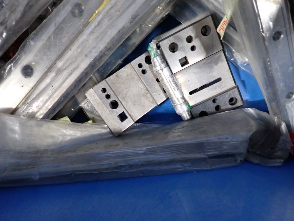 Linear Guides / Hardware