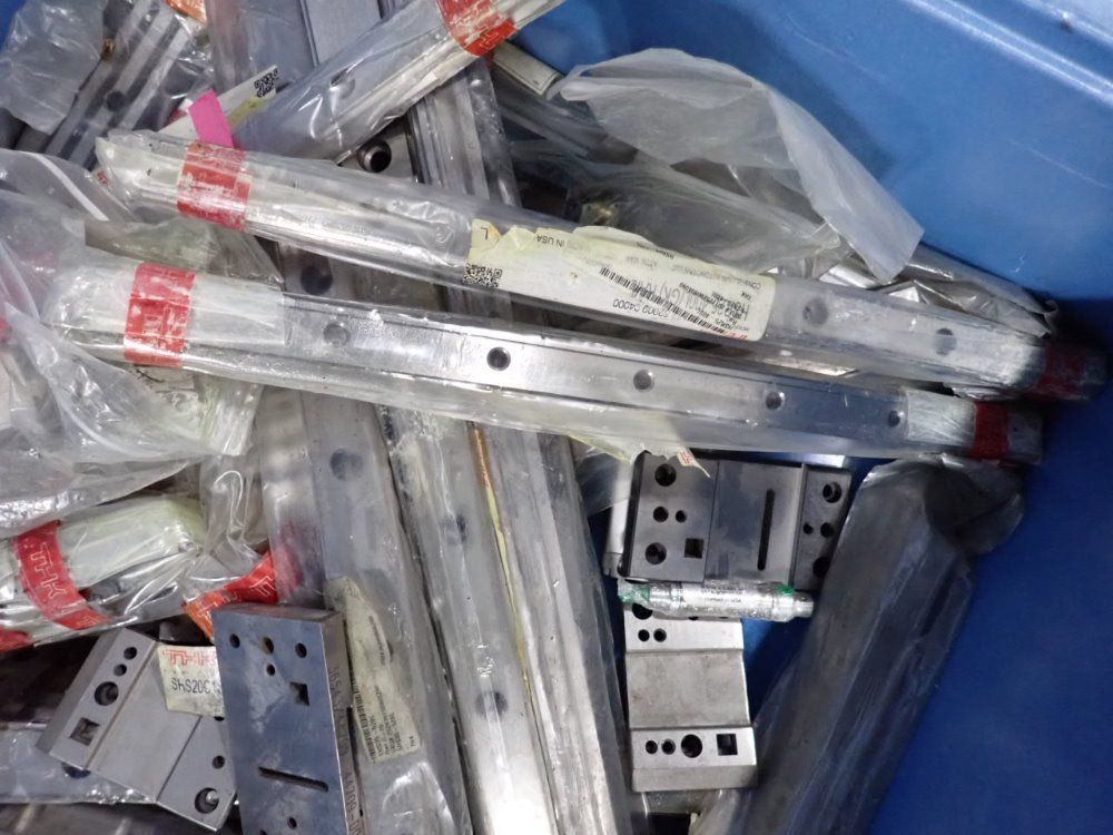 Linear Guides / Hardware