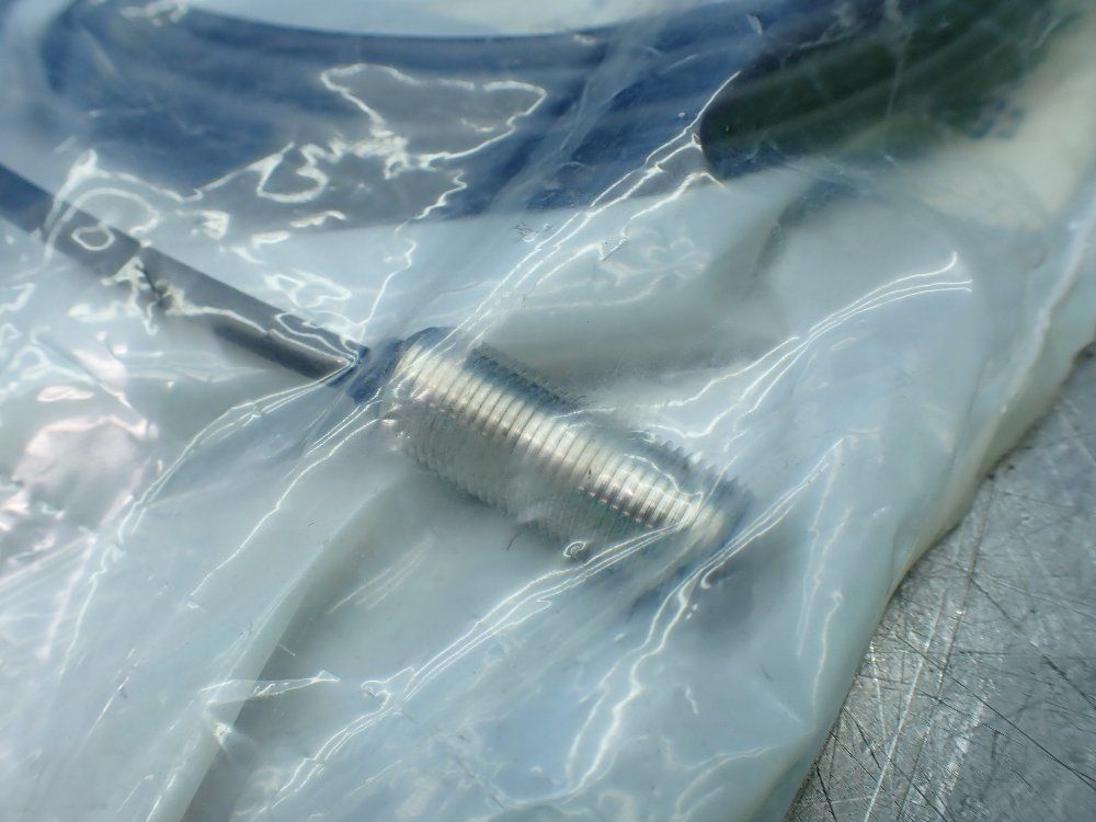 Balluff Inductive Proximity Sensor. - Bes 516-370-g-e4-c-pu-05