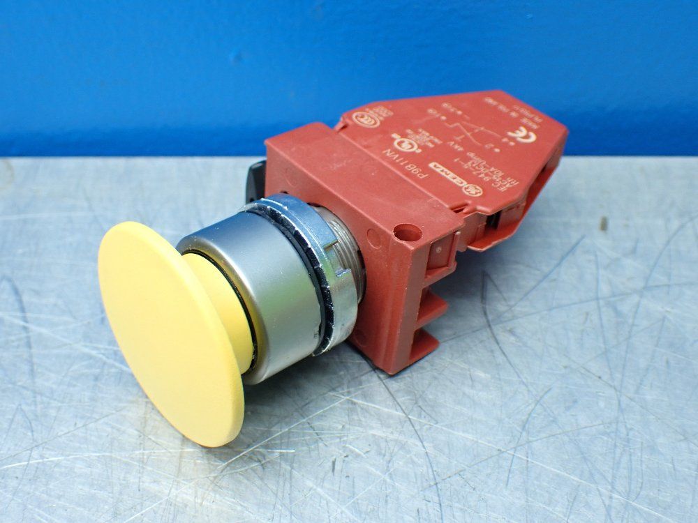 General Electric Contact Block / Push Button. Yellow - P9b11vn