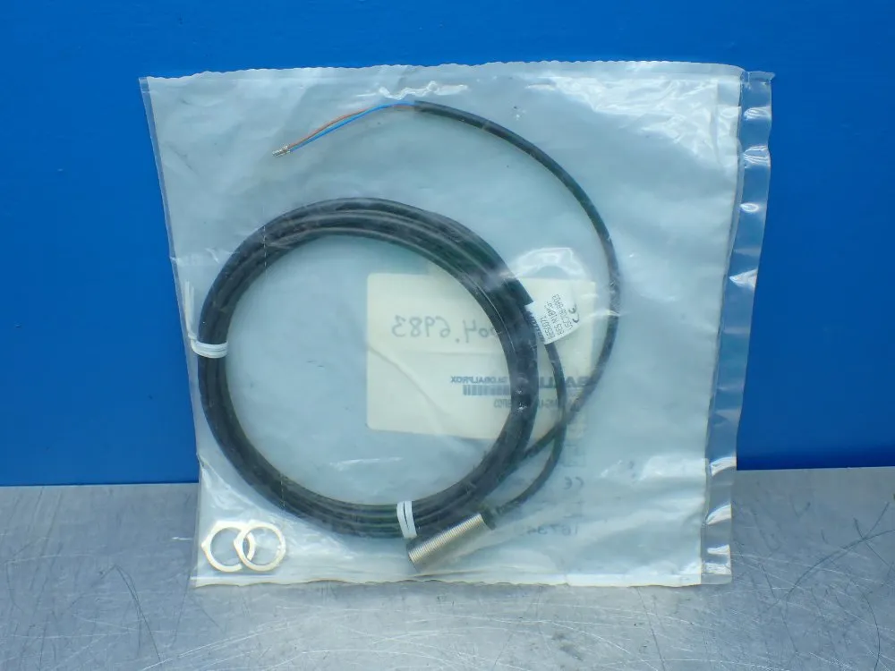 Balluff Inductive Proximity Sensor. - Bes M18mg-usc70b-bp03