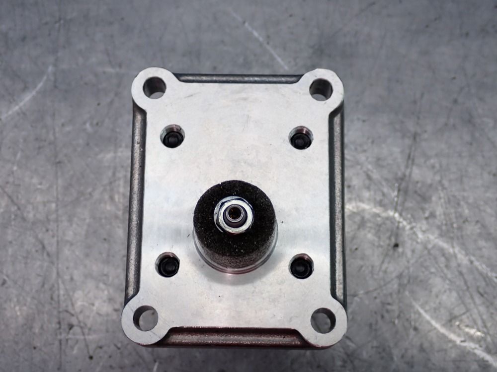 Parker Gear Pump - 3309111356