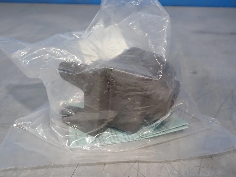 Aventics 3/8" Shuttle Valve - R431003349